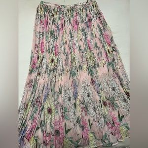 H&M size 12 pleated skirt!!
